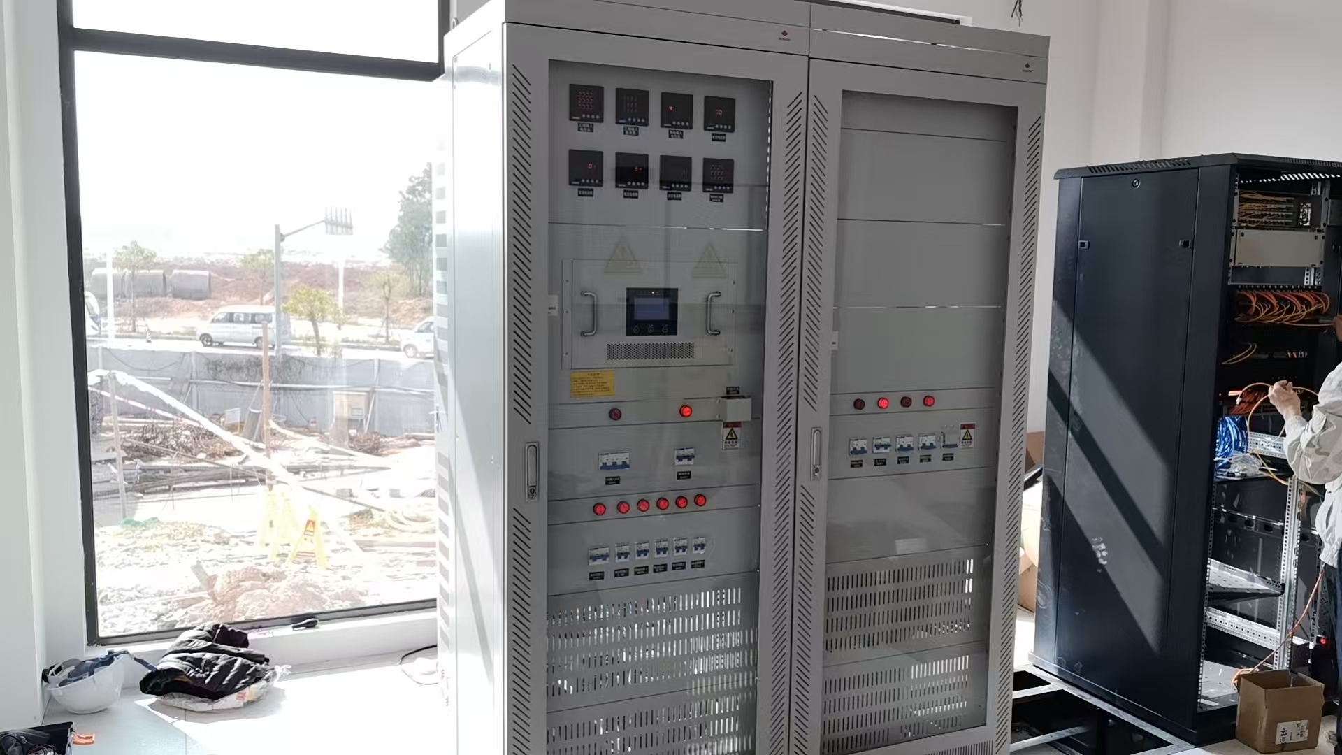 电力UPS/工业级UPS–应用于茂名石油公司插图1