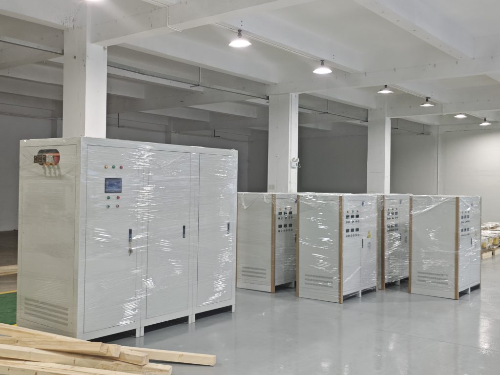 2500KVA 大功率稳压器打包出货，为工业生产稳定供电保驾护航插图