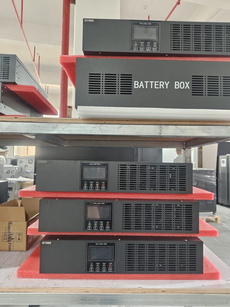 机架式UPS：服务器机房不间断供电核心，守护业务持续运转缩略图