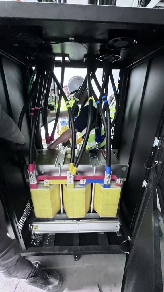 500KVA 变压器马来西亚安装｜三相 415V 转 190V/208V 双电压稳定供电方案插图1